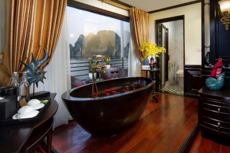 Elegant Royal Suite (Tầng 02) Single - 2 ngày 1 đêm